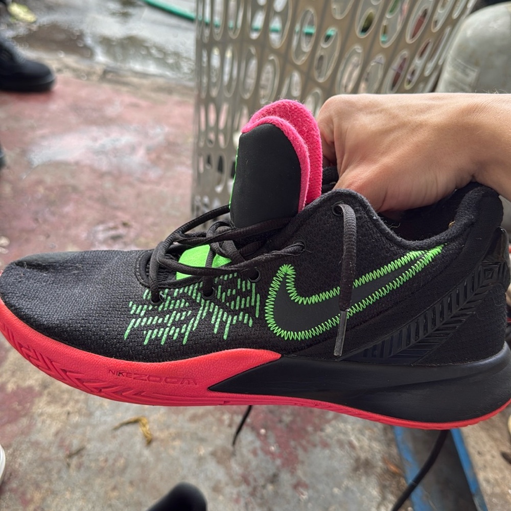 Kyrie Flytraps